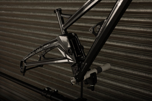 Stage 7 Frame Charcoal Grtey 2024 Medium