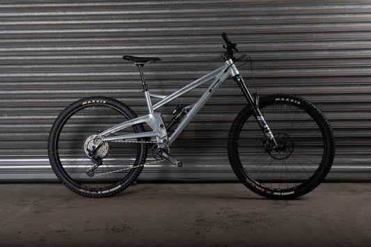 Ex-Demo 2025 Stage 7 Pro, Large, Silver Shadow - Orange Bikes