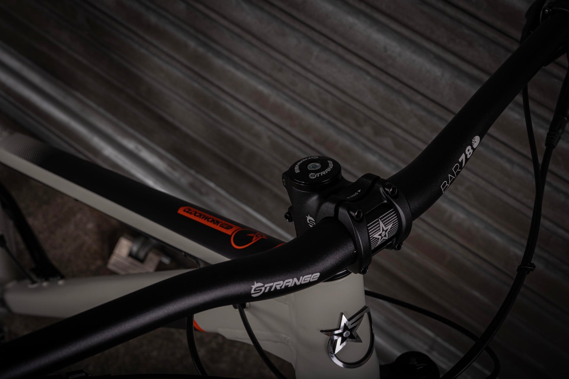 Clockwork EVO 29 COMP - Orange Bikes