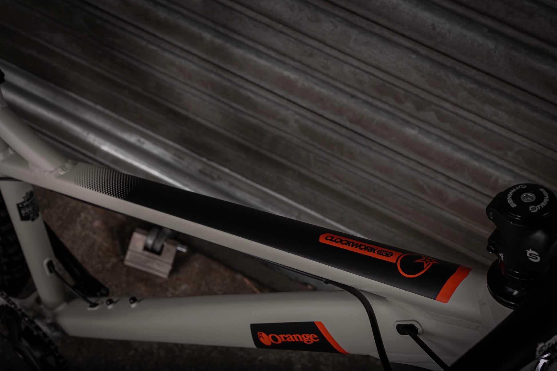 Clockwork EVO 29 COMP - Orange Bikes