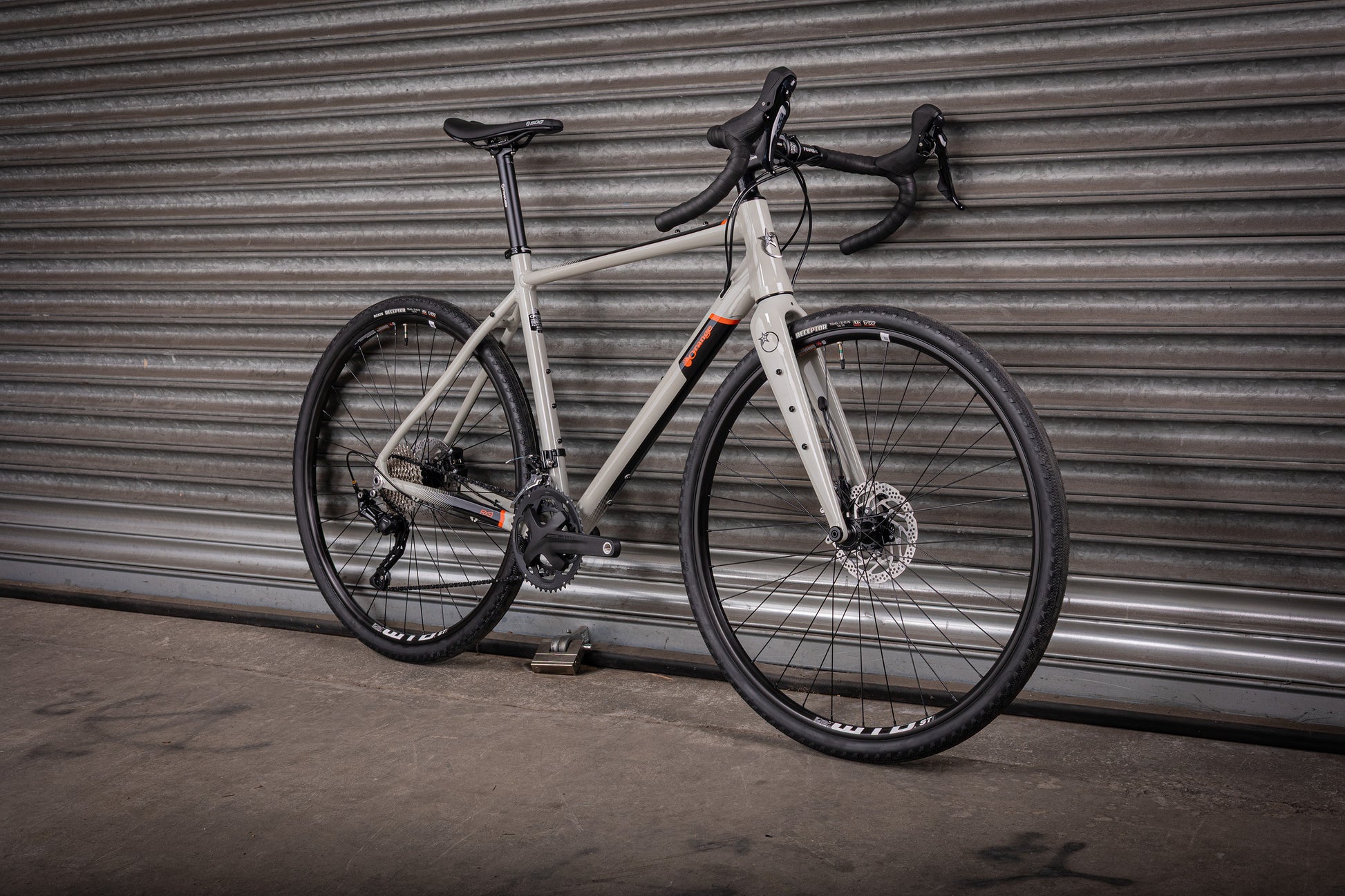 RX9 S 700c - Orange Bikes