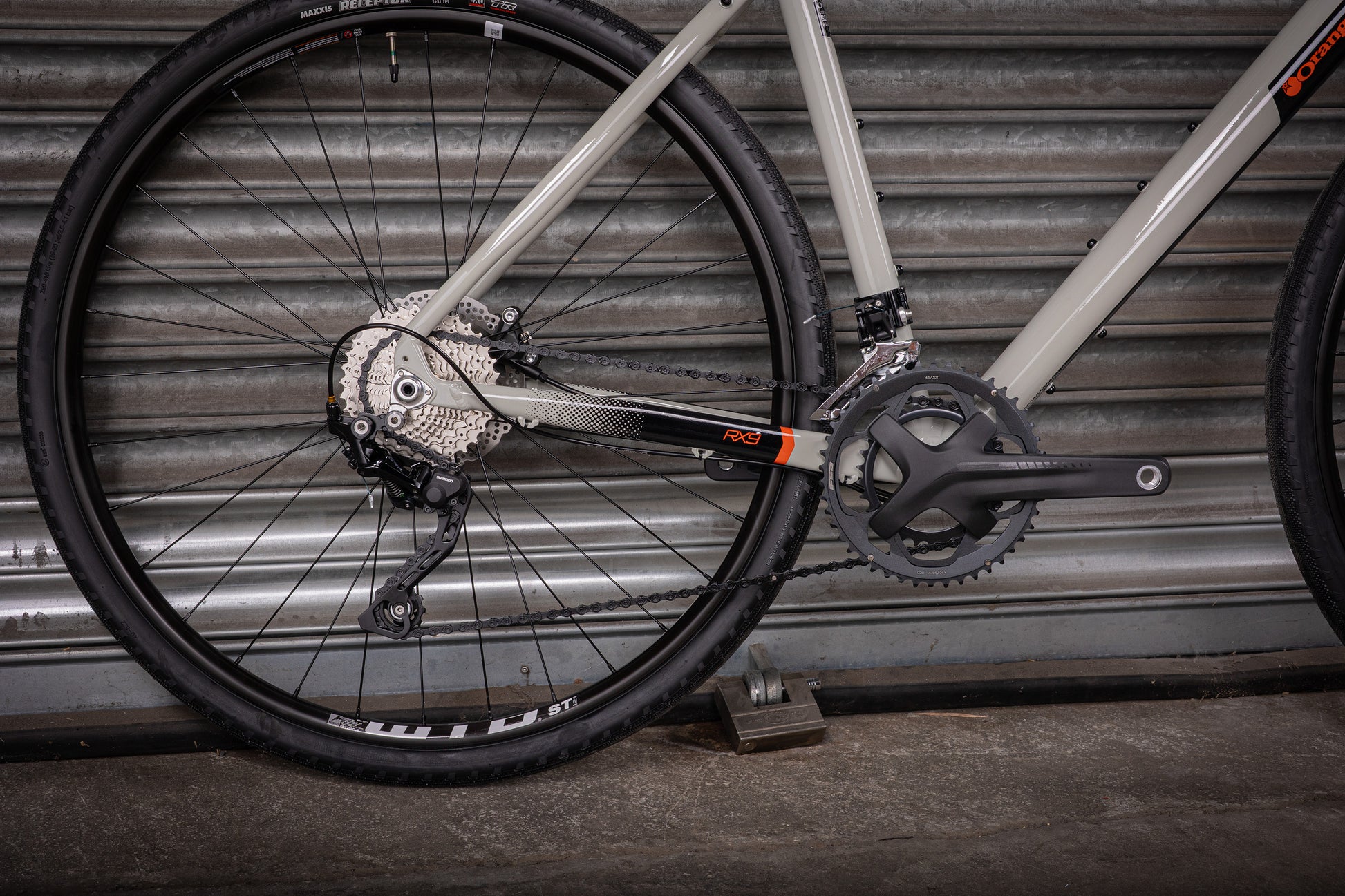 RX9 S 700c - Orange Bikes