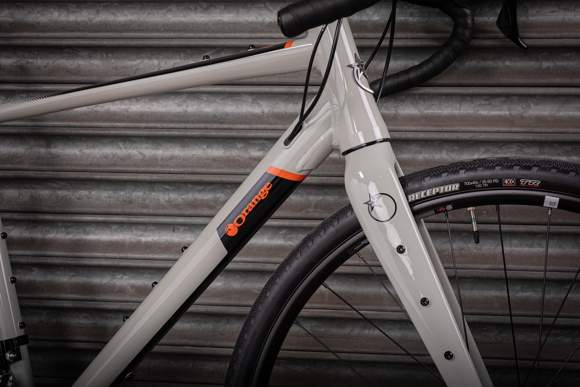 RX9 S 700c - Orange Bikes