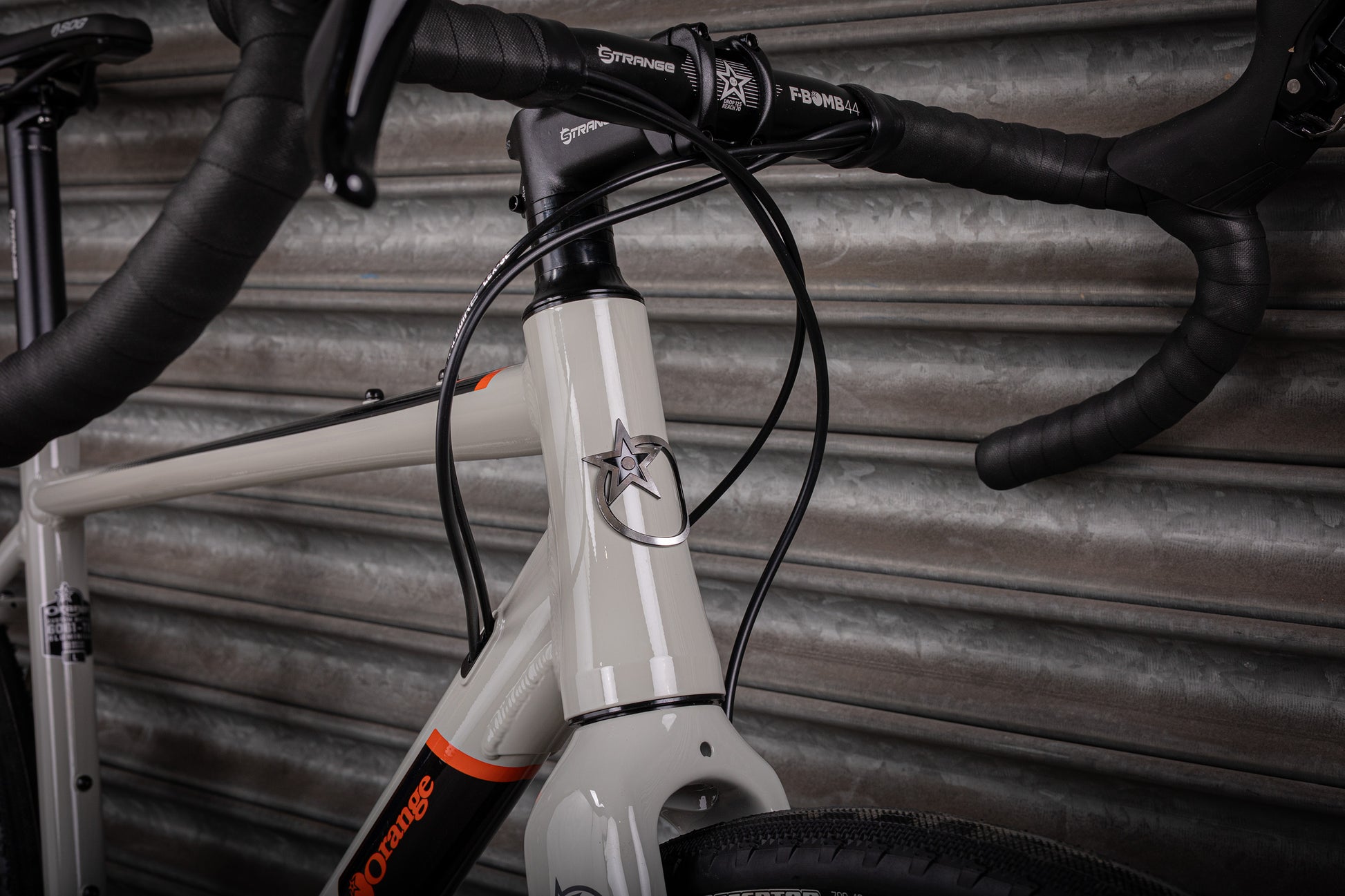 RX9 S 700c - Orange Bikes