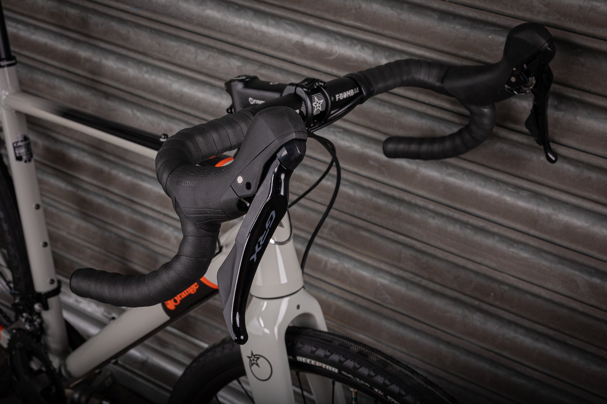 RX9 S 700c - Orange Bikes