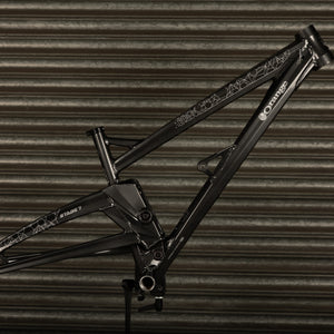 Stage 7 Frame Charcoal Grtey 2024 Medium