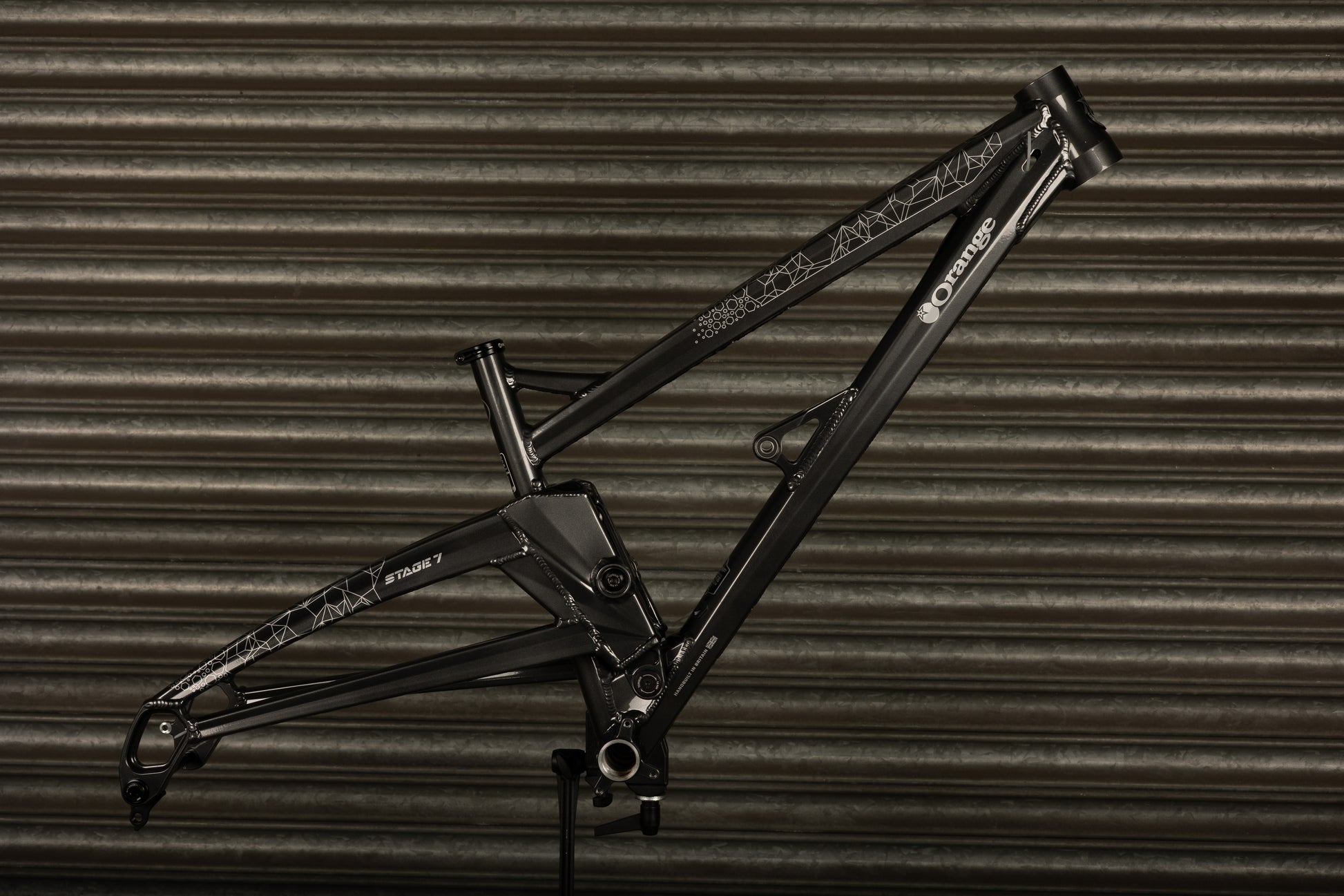 Stage 7 Frame Charcoal Grtey 2024 Medium
