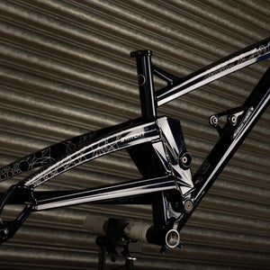2022 Switch 7 Frame Lazer Blue MEDIUM