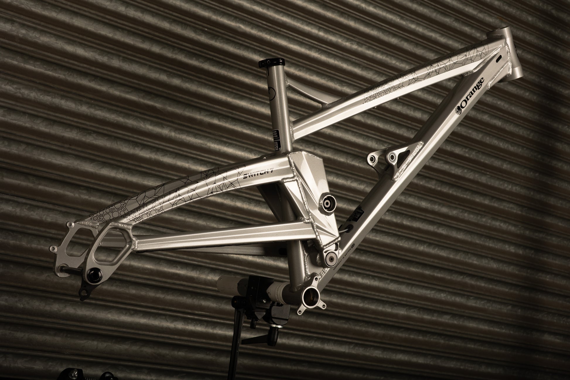 2022 Switch 7 Frame Silver Treasure MEDIUM