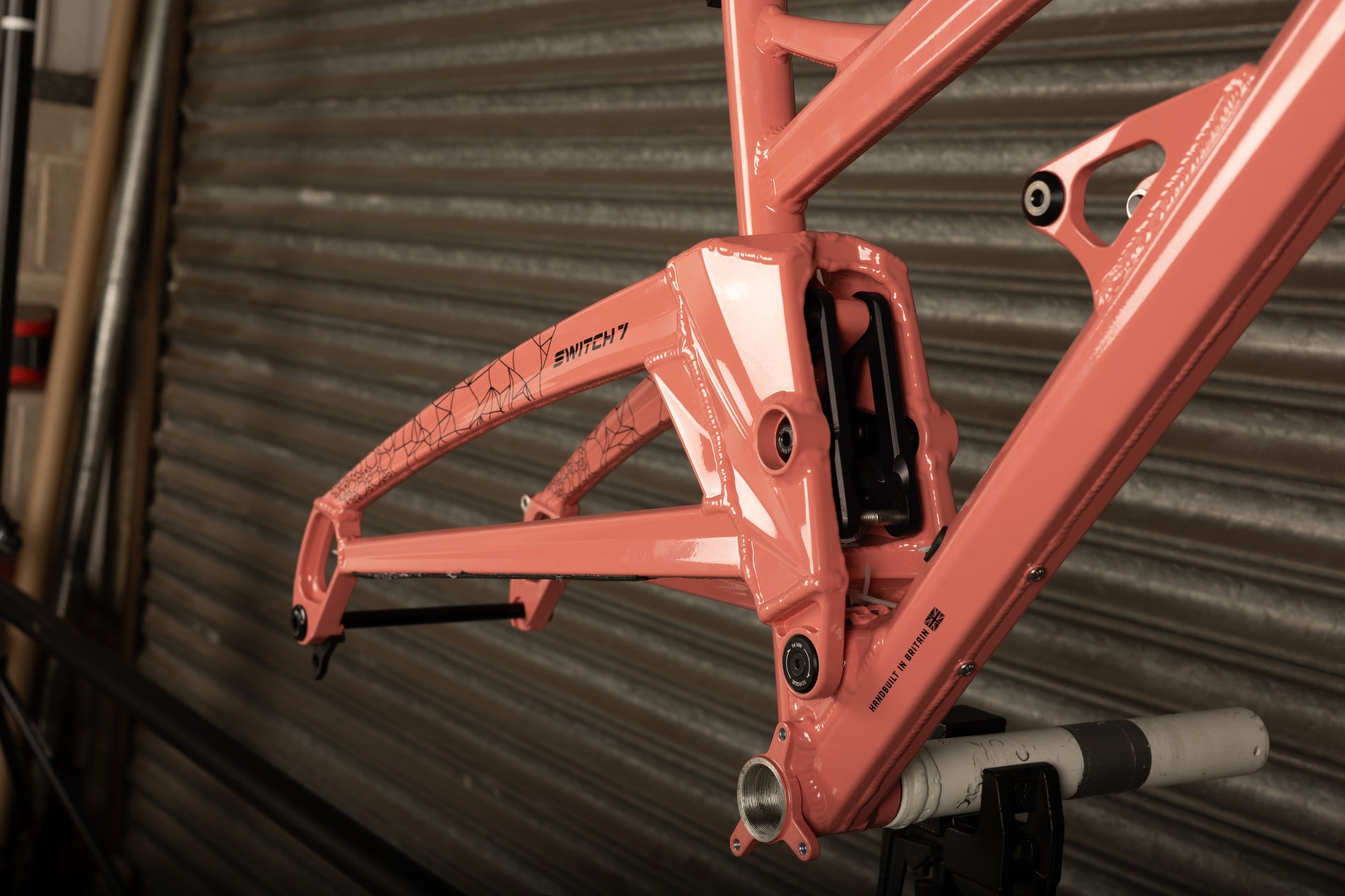2022 Switch 7 Frame Angel Delight MEDIUM