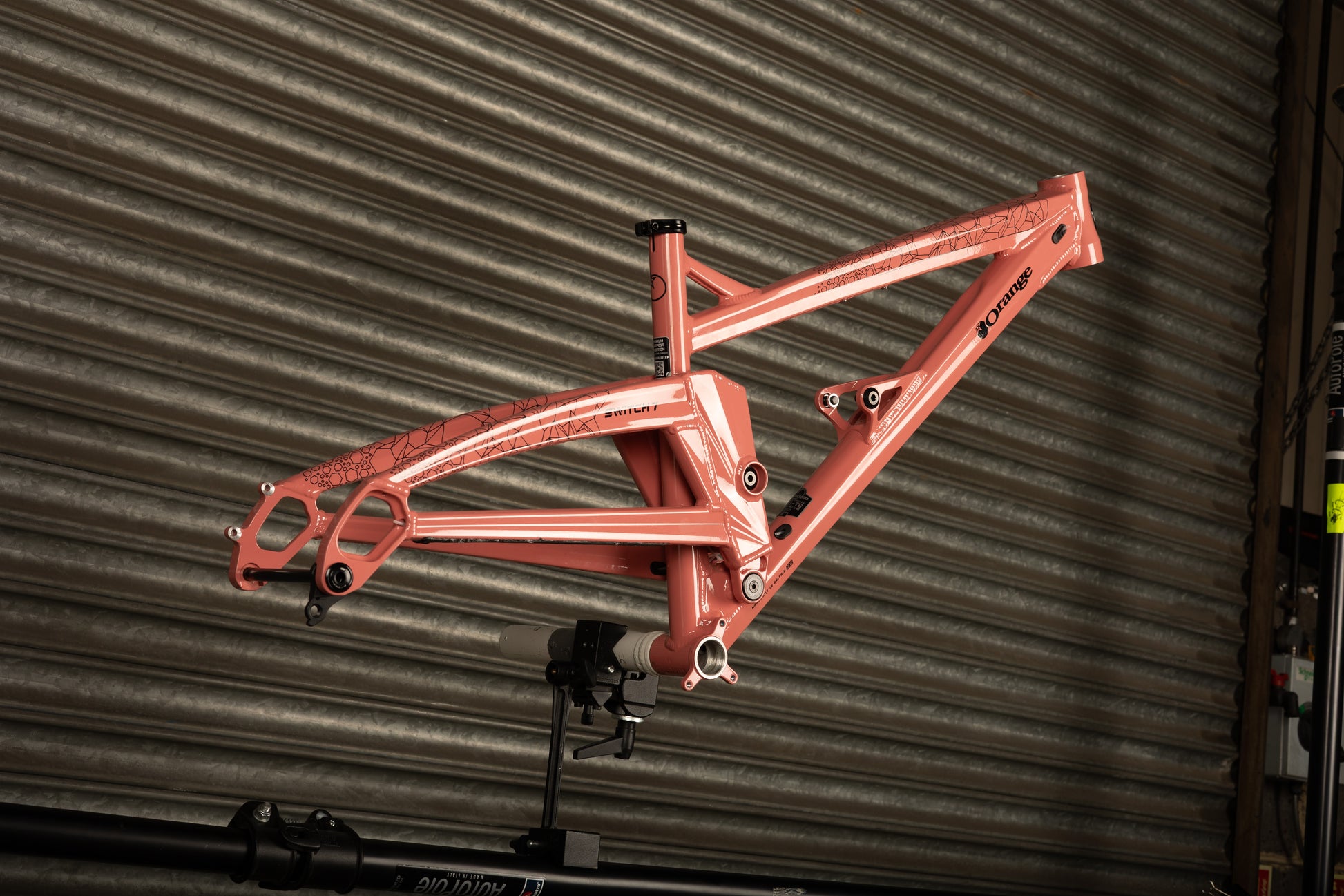 2022 Switch 7 Frame Angel Delight MEDIUM