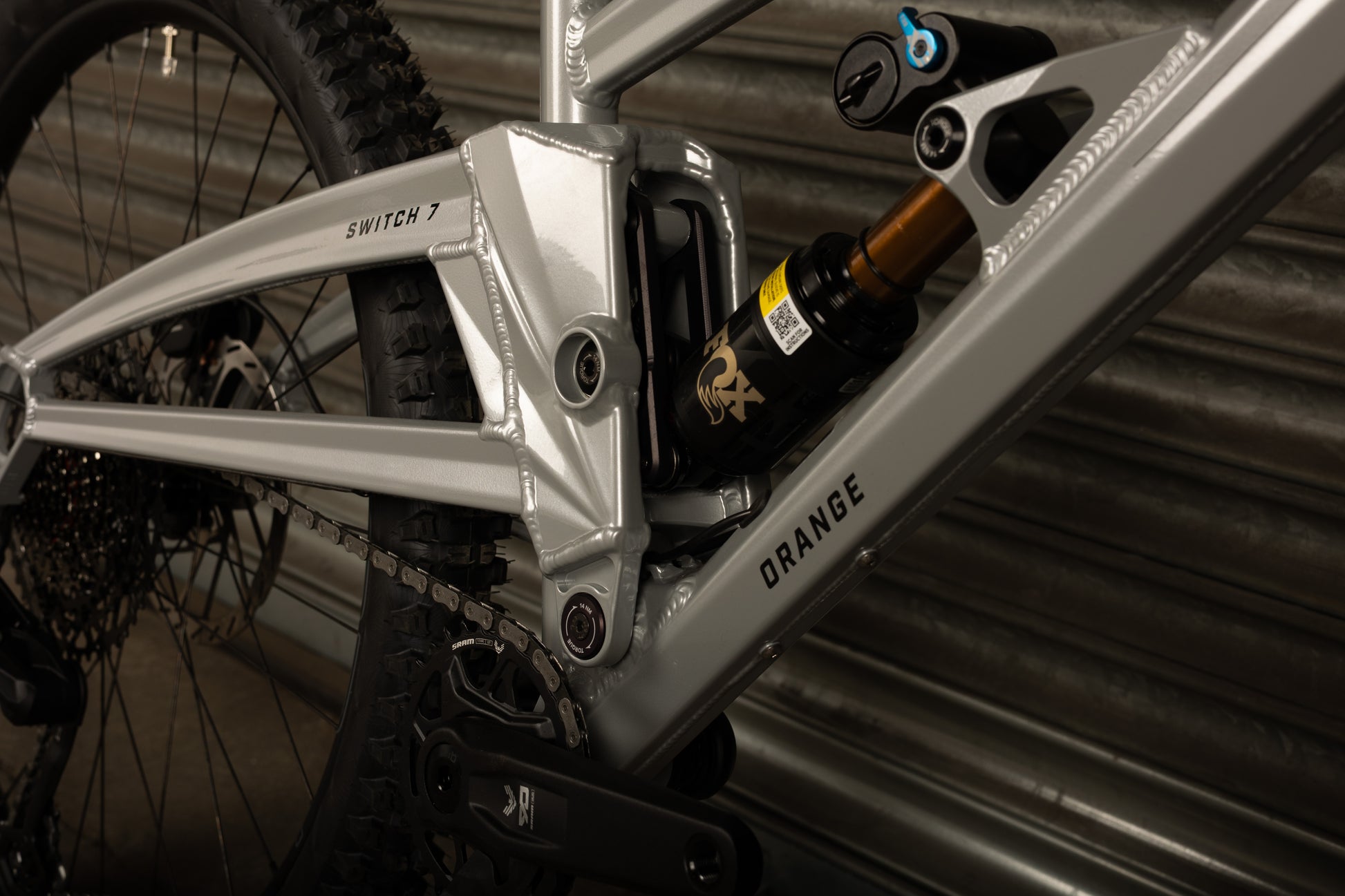 Switch 7 Factory Silver Shadow LARGE 2026