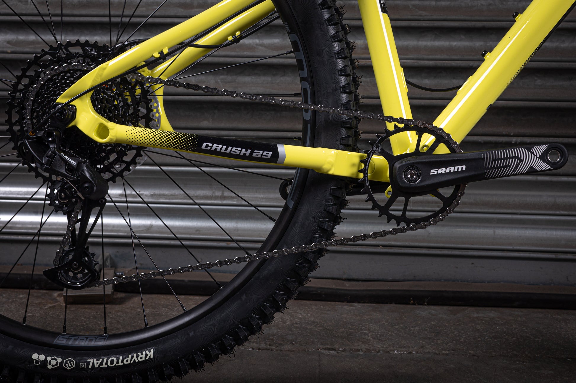 Crush 29 Comp Custom, Medium, Lemon Yellow