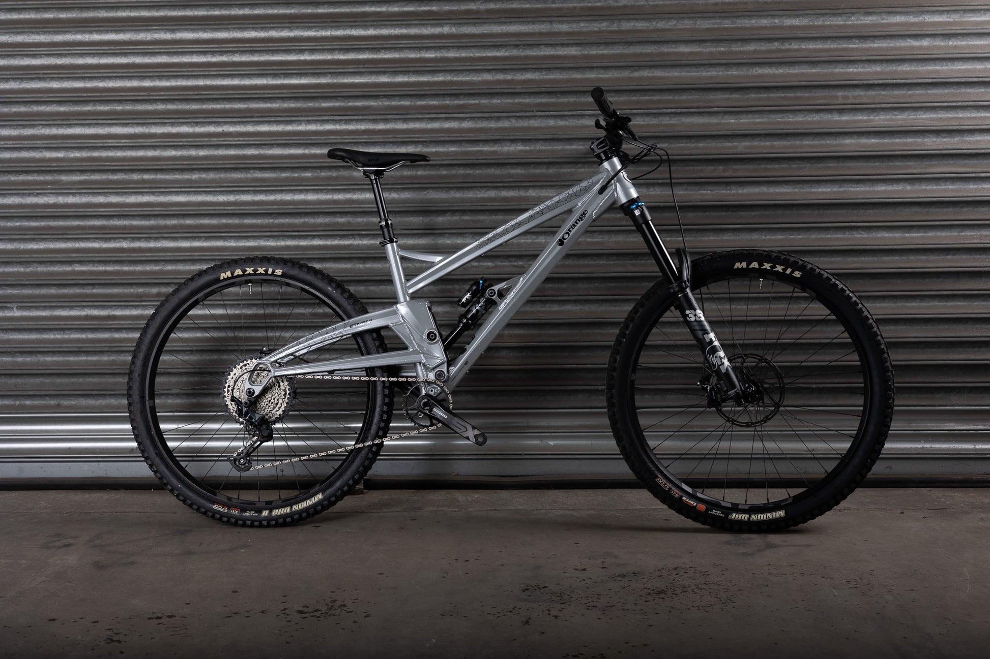 Ex-Demo 2025 Stage 7 Pro, Large, Silver Shadow - Orange Bikes