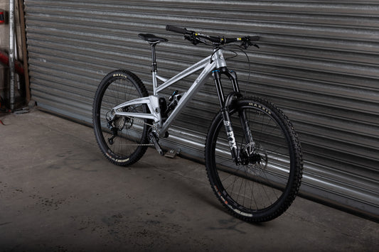 Ex-Demo 2025 Stage 7 Pro, Large, Silver Shadow - Orange Bikes