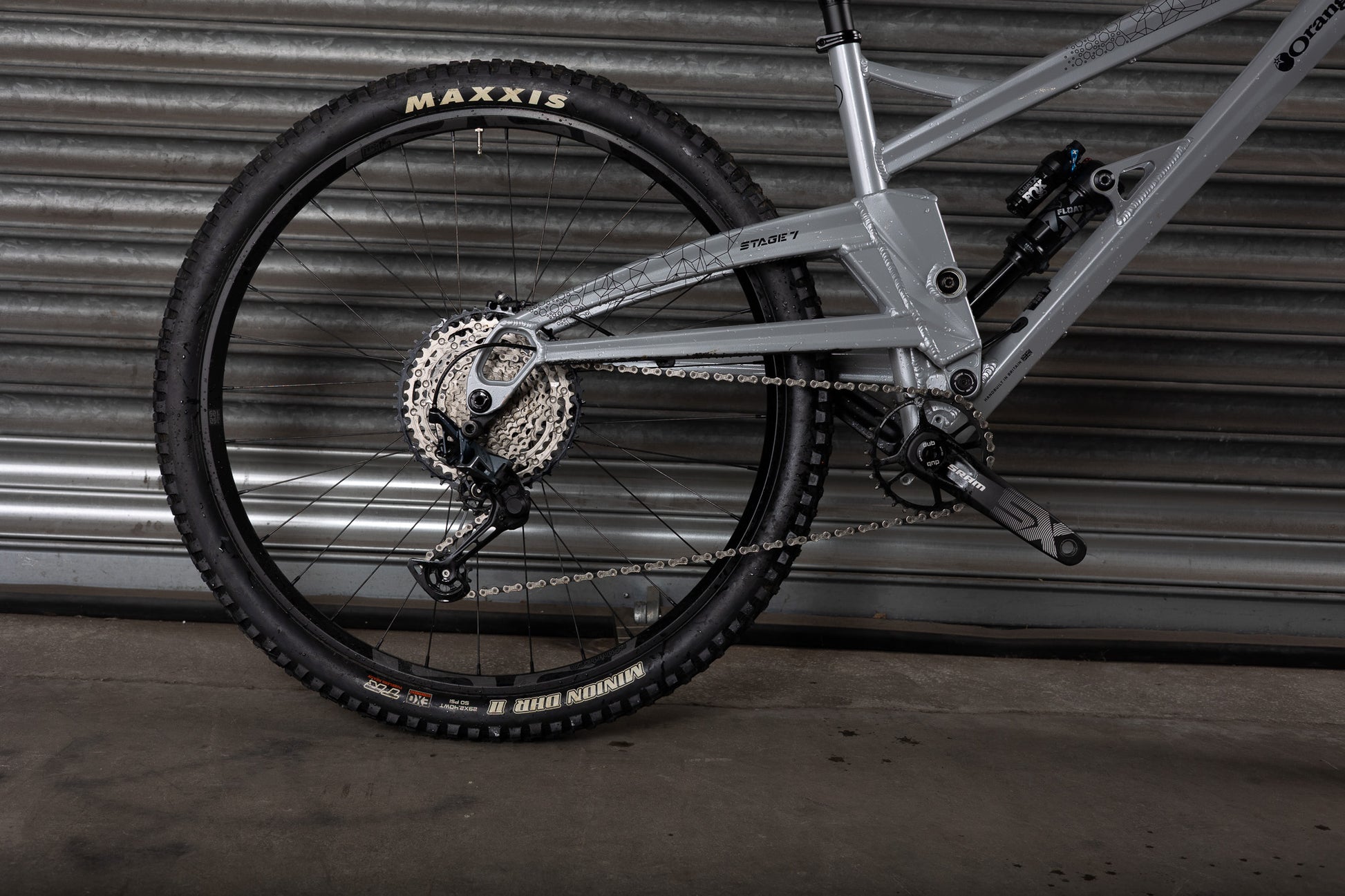 Ex-Demo 2025 Stage 7 Pro, Large, Silver Shadow - Orange Bikes