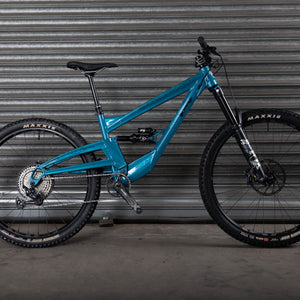 Ex-Demo 2025 Switch 6 Pro, Large, Yorkshire Teal - Orange Bikes