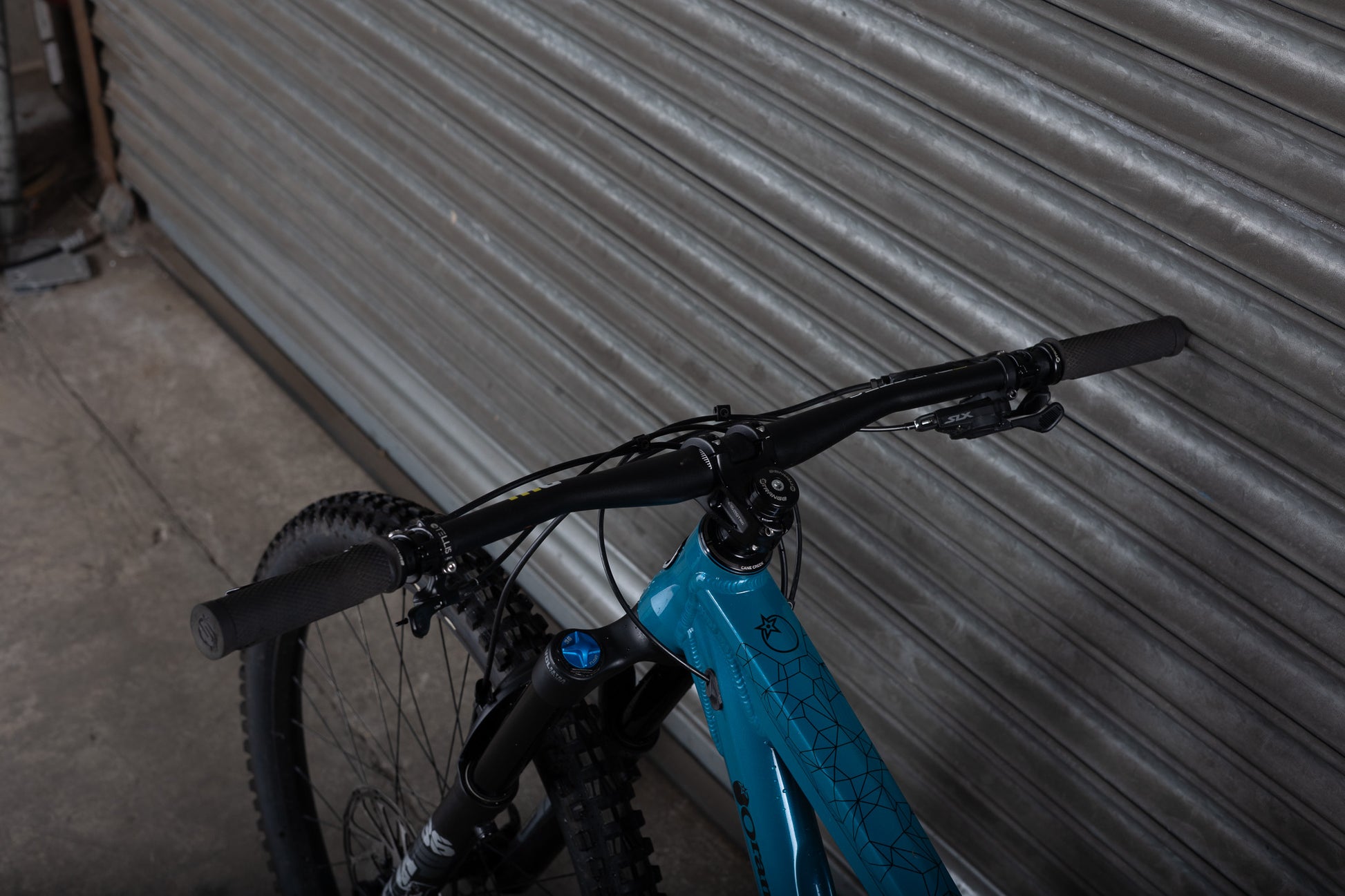 Ex-Demo 2025 Switch 6 Pro, Large, Yorkshire Teal - Orange Bikes