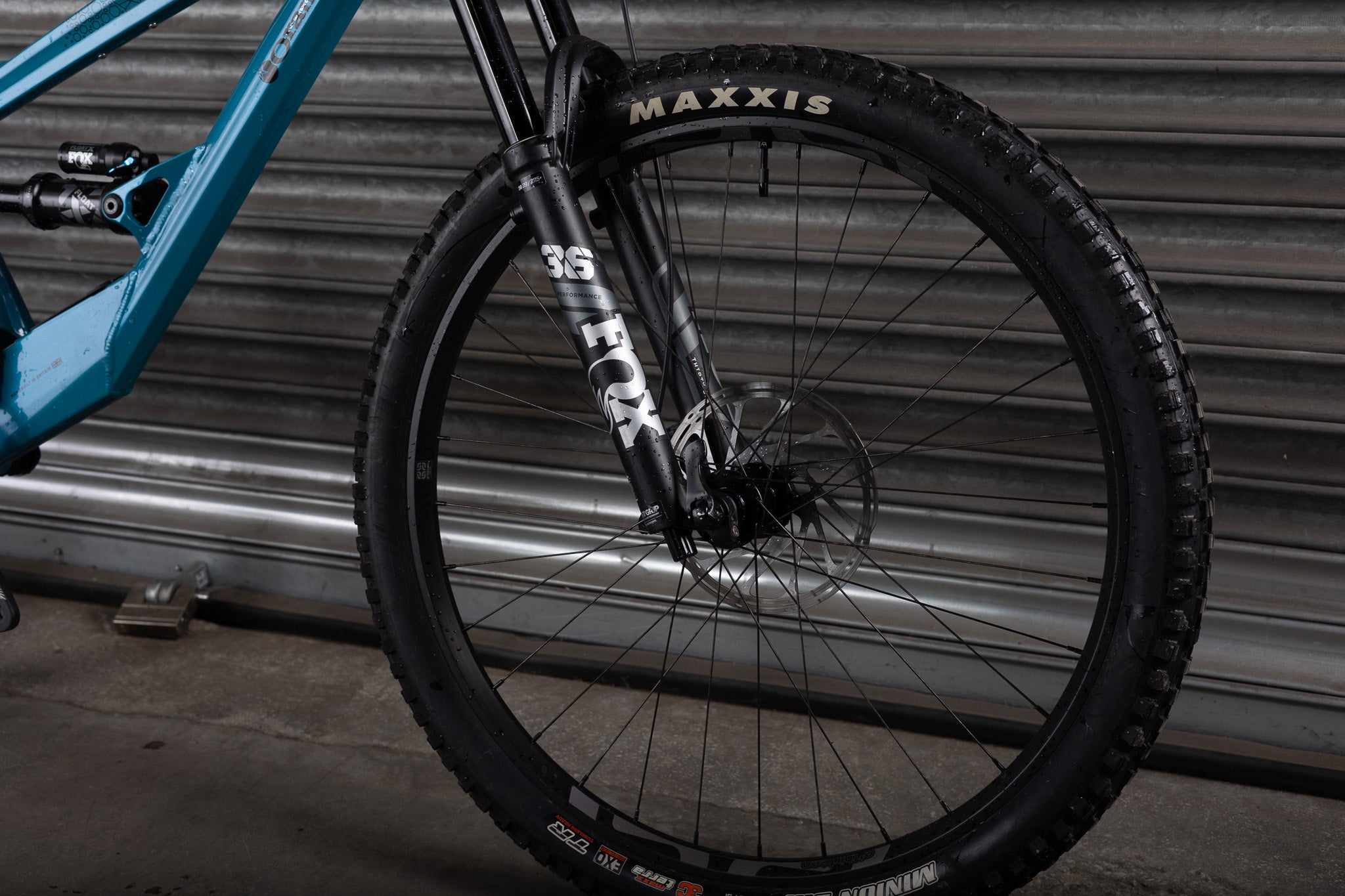 Ex-Demo 2025 Switch 6 Pro, Large, Yorkshire Teal - Orange Bikes