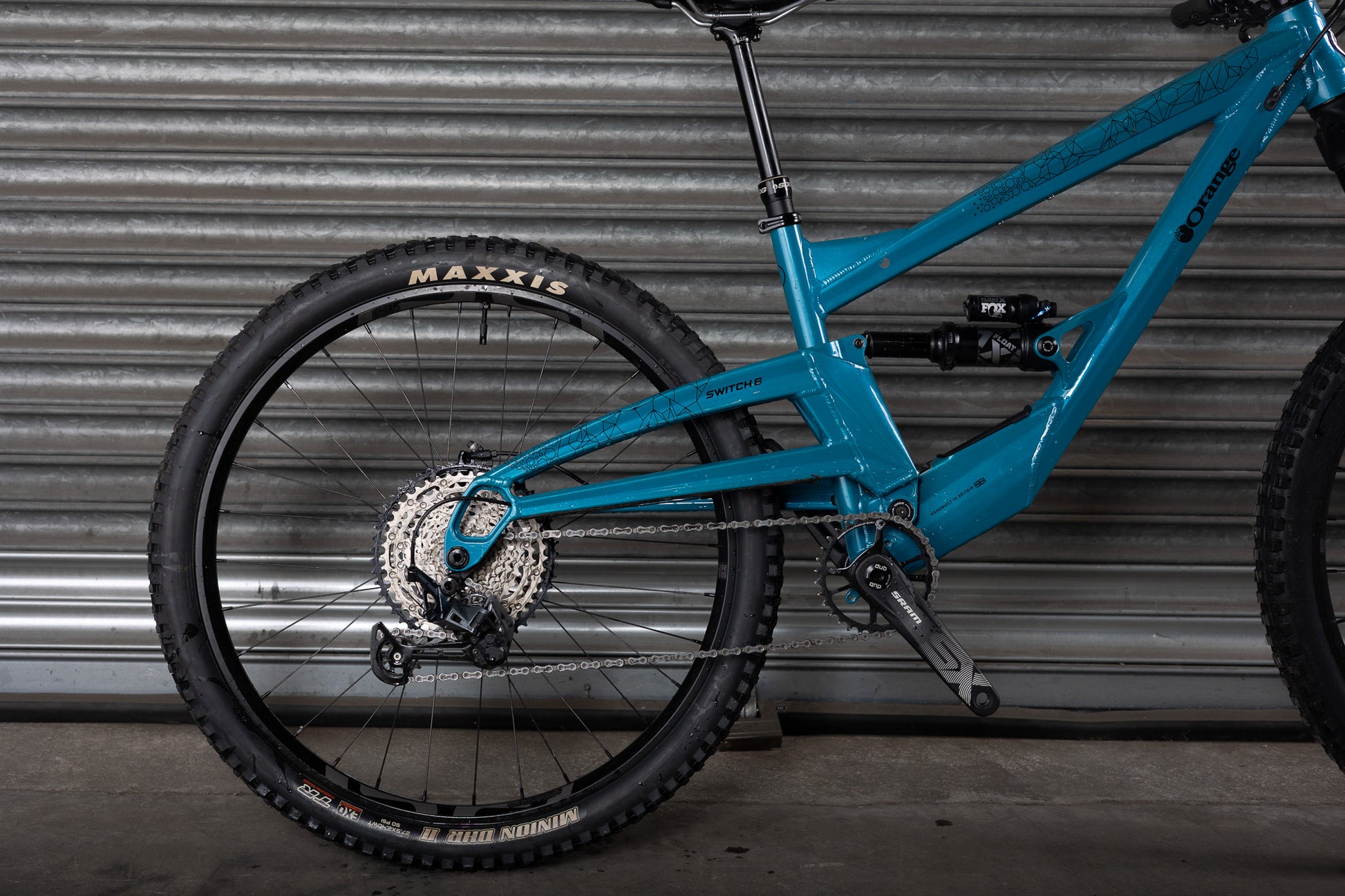 Ex-Demo 2025 Switch 6 Pro, Large, Yorkshire Teal - Orange Bikes