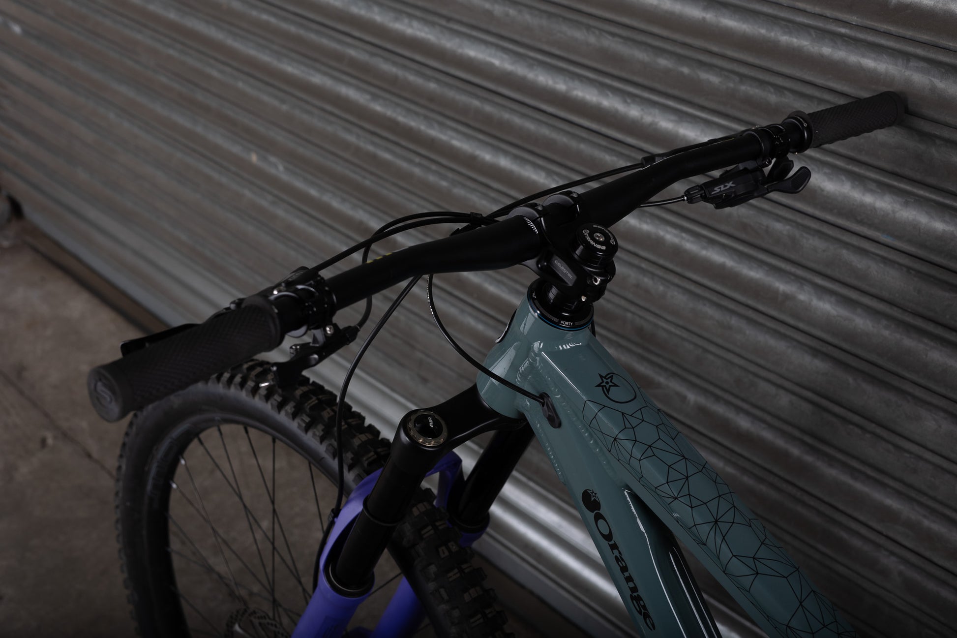 Ex-Demo 2025 Switch 7 SE, Medium, Earl Grey - Orange Bikes