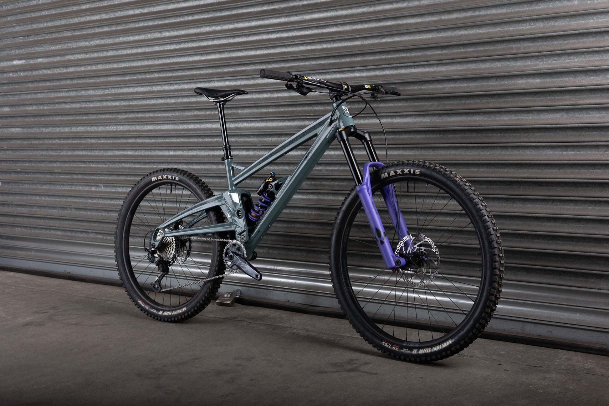 Ex-Demo 2025 Switch 7 SE, Medium, Earl Grey - Orange Bikes