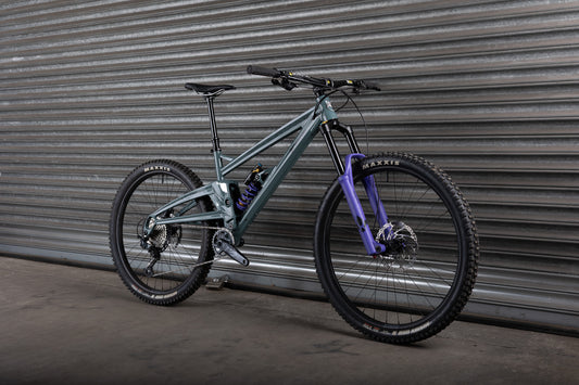 Ex-Demo 2025 Switch 7 SE, Medium, Earl Grey - Orange Bikes