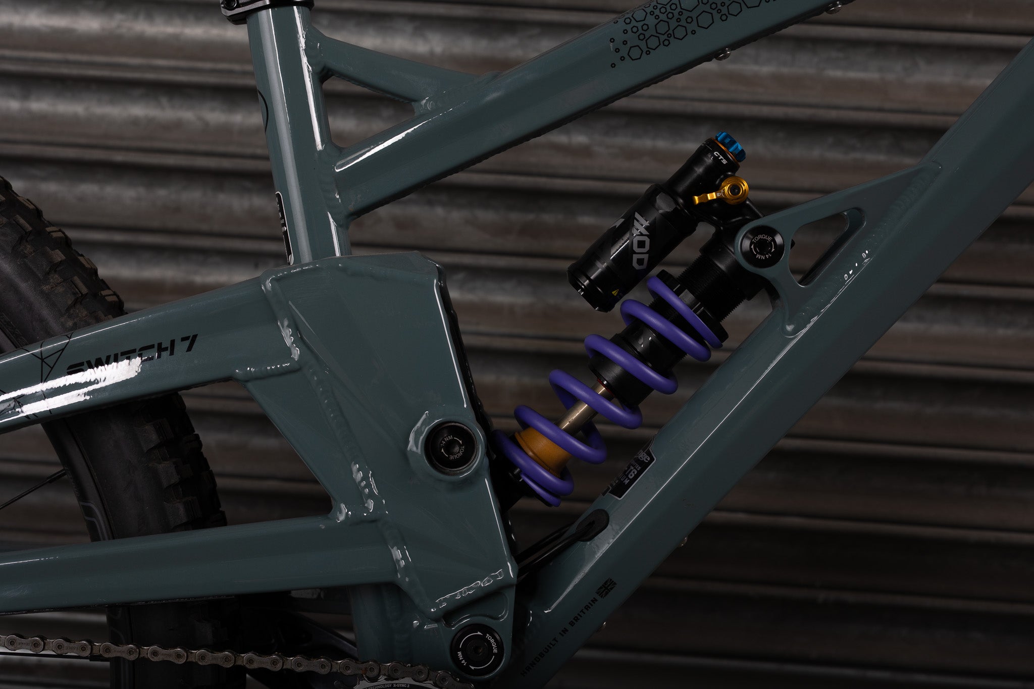 Ex-Demo 2025 Switch 7 SE, Medium, Earl Grey - Orange Bikes