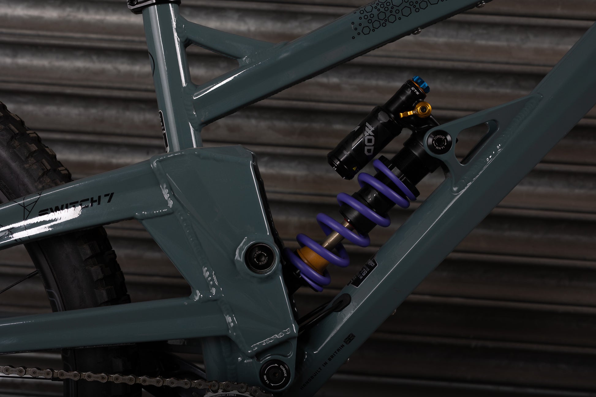 Ex-Demo 2025 Switch 7 SE, Medium, Earl Grey - Orange Bikes