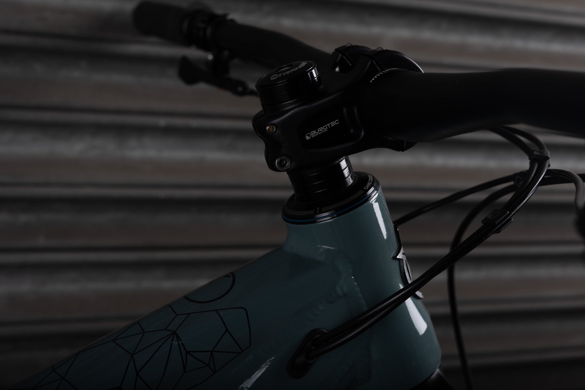 Ex-Demo 2025 Switch 7 SE, Medium, Earl Grey - Orange Bikes