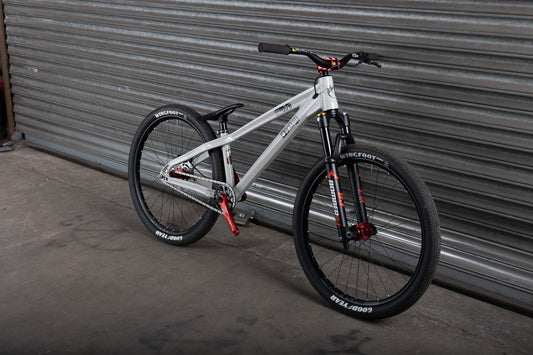 Ex-Demo 2025 Whippet, Smoke White - Orange Bikes